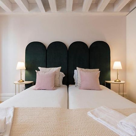 Mouzinho Luxury 3Br Flat L 5 Min Walk To Ribeira By Lovelystay OOporto Exterior foto